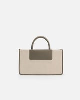 شنطة نسائية مميزة بلون زيتي وبيج