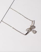 سلسال نسائي بتفاصيل تعكس التميز