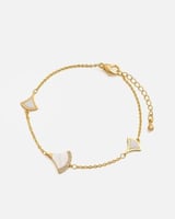 اسوارة نسائية بتفاصيل تعكس الحرفية