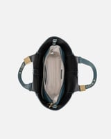 شنطة نسائية باللون الأزرق