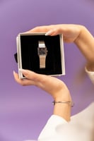 ساعة نسائية من الفي باللون الفضي