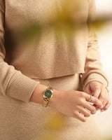 ساعة نسائية إلڤي ستيل باللون الذهبي