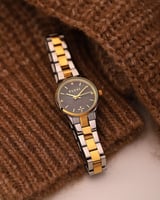 ساعة نسائيه ستيل باللون الذهبي و الفضي