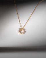 سلسال نسائي ناعم بلون ذهبي