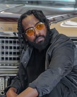 نظارة شمسية بتصميم أنيق