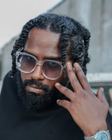 نظارة شمسية بتصميم أنيق