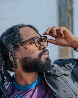 نظارة شمسية بتصميم كلاسيك