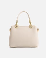 شنطة نسائية باللون الأبيض