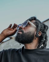 نظارة شمسية بتصميم أنيق