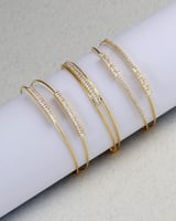 طقم هدية نسائية ذهبي بتصميم عصري