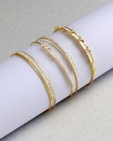 طقم هدية نسائية كلاسيك باللون الذهبي