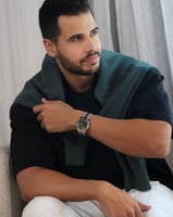 ساعة رجالية باللون الفضي والذهبي