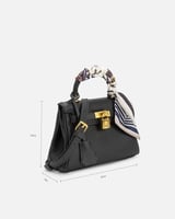 شنطة نسائية بتصميم أنيق بلون أسود