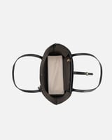 شنط نسائية كلاسيك بلون أسود