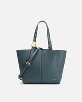 شنطة نسائية باللون الأزرق