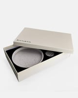 طقم مبخرة وعلبة بخور بلون أبيض وبني