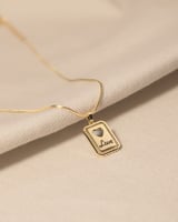 سلسال نسائي بتصميم كلاسيك ذهبي