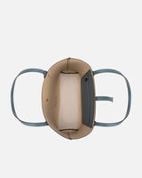 شنط نسائية كلاسيك بلون أزرق