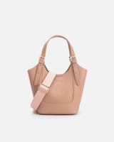 شنط نسائية جلد رمز الرقي والأناقة