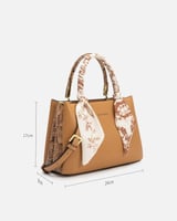 شنطة نسائية من الجلد بلون بني فاتح