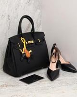 طقم هدية نسائي شنطة وحذاء بتصميم فاخر