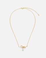 سلسال نسائي بتفاصيل تعكس التميز