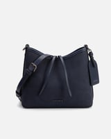 شنطة نسائية باللون الأزرق