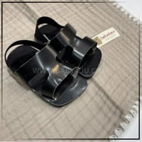 بشت مواليد تطريز بالاسم مع الثوب