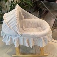 هندول مواليد مع قاعده خشبيه هزاز - لون رصاصي