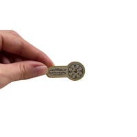 بر وش صدر (دبوس) يوم التأسيس