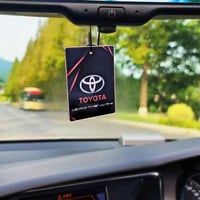 تعليقة تويوتا دعاء السفر على مراية السيارة.