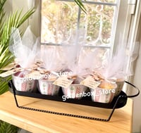 توزيعات عيد للأمهات والجدات