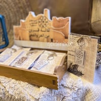 ميدالية مع كرت