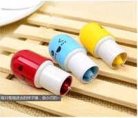 قلم أزرق بشكل كبسولة