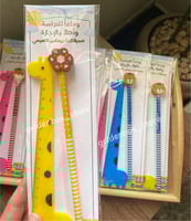 قلم مع مسطرة بأشكال جميلة