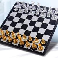 شطرنج - ذهبي و فضي