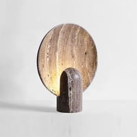 أباجورة بتصميم صخور