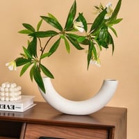 مزهرية حرف U