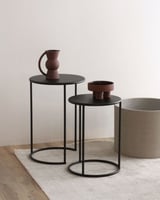 طقم طاولتين دائريه بسطح خشبي اسود