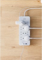 انكر - توصيلة بـ8 منافذ طاقة مع منفذين USB-A بطول...