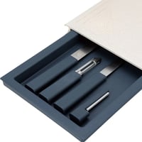 لوح تقطيع مع الادوات