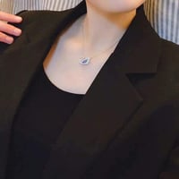 سلسال البطه بكرستال ازرق من سوارفسكي