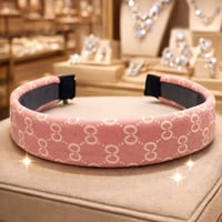 طوق شعر يتميز بتصميم عصري لافت للنظر، مثالية لإضاف...