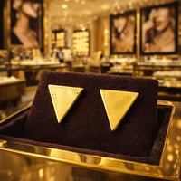 حلق ناعم صغير لون ذهبي