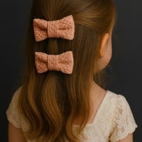 فيونكات بنس للشعر تُعد هذه المشابك بنمط الفيونكة ع...