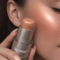 اضاءة وجه من اثري كيو بيوتي رقم 105