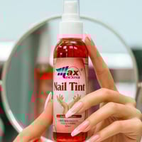 تركيبة صممت خصيصاً لتنظيف الاظافر وصبغها وذالك بعد...