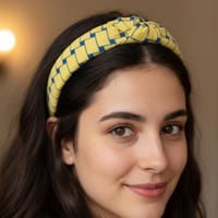 طوق شعر يتميز بتصميم عصري لافت للنظر، مثالية لإضاف...