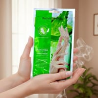 قناع مرطب لليدين بخلاصة الصبار مغذي: يمنح قناع الي...