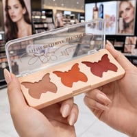 لوحة بلاشر رقم 1 أنيقة بتصميم فراشات مميز، تجمع بي...